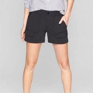 Athleta Trekkie short 2.0 in black, size 4